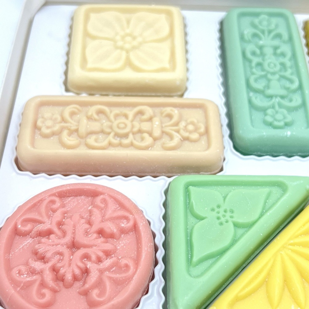 Vintage Avon Hostess Soap Sampler 1964-65 Original Box 12 Pastel Cakes Of Soap - Picture 6 of 16